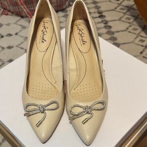 Life Stride Women's Beige Heels with Silver Bow